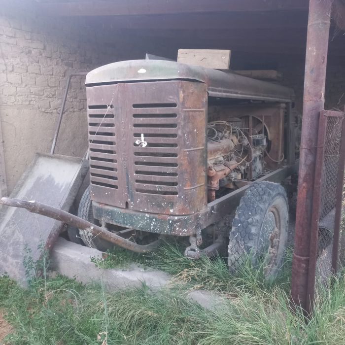 Компрессор марка ЗИФ двигатель ЗИЛ 130