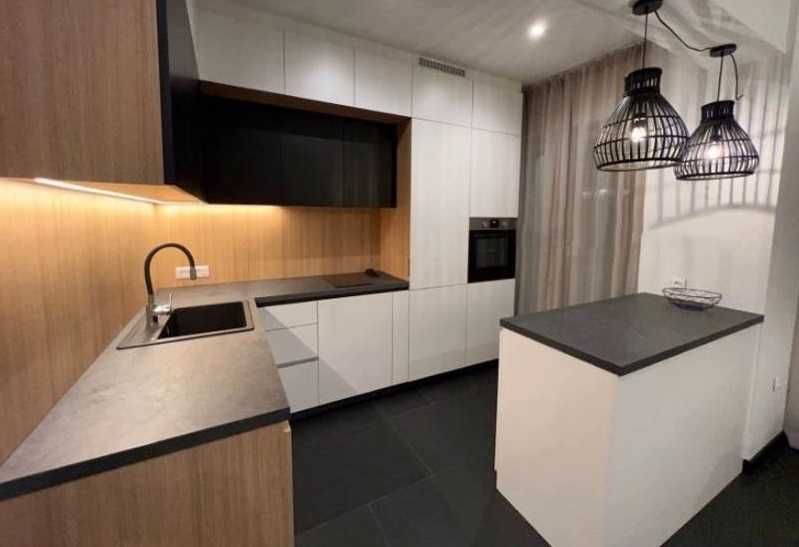 Дава се под наем Двустаен апартамент в Варна, Спортна зала - 80 кв.м за 600 € - Снимка #1