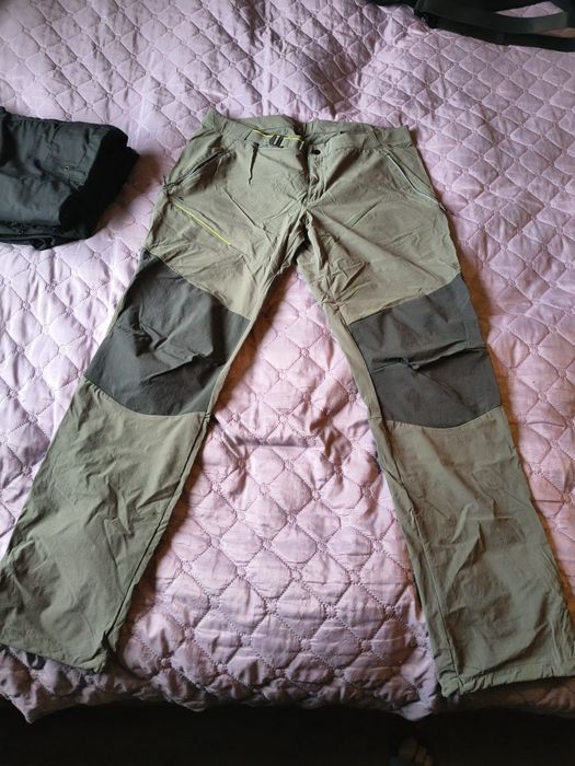 Туристически панталон от Декатлон.