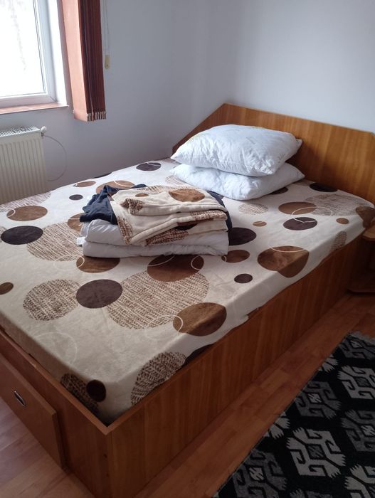 Închiriez apartament 2 camere decomandat