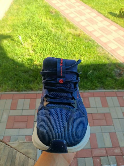 Nike Air Zoom Structure 25.