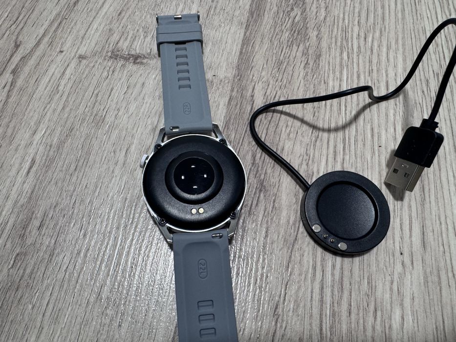Ceas smartwatch
