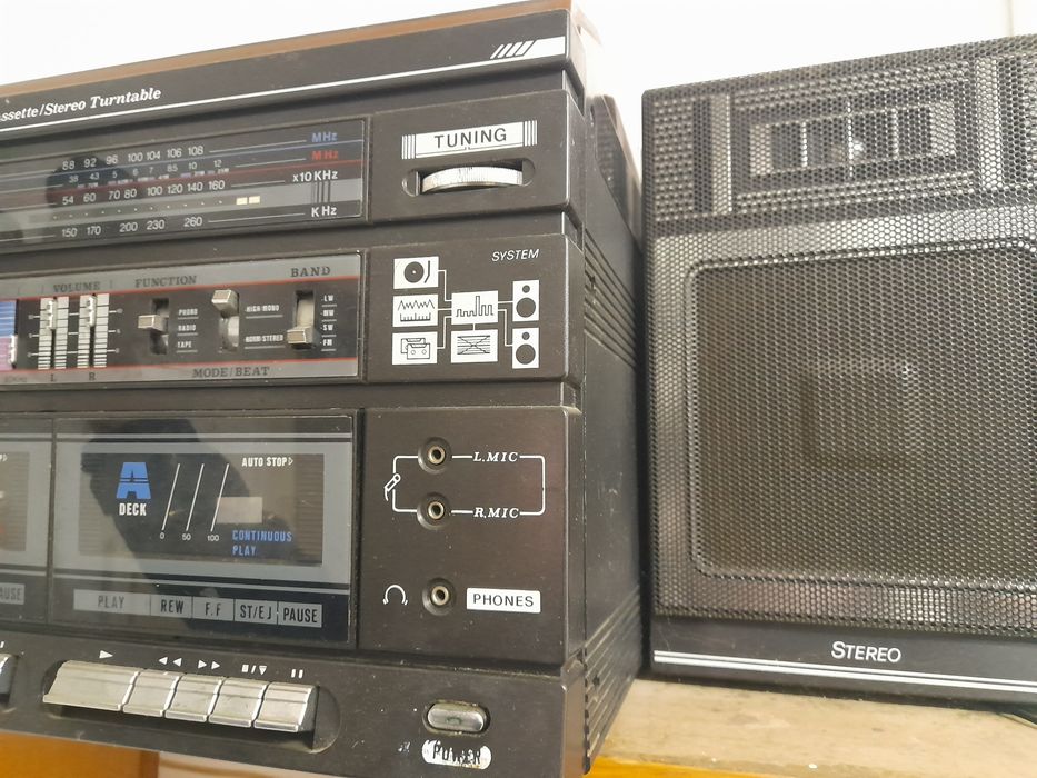 Sistem audio radio cu pick-up