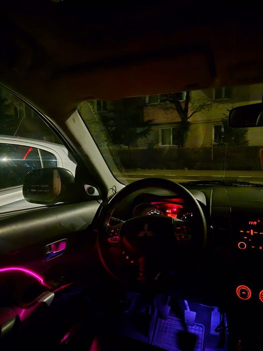 Vând Mitsubishi Outlander 2.0 Di-D