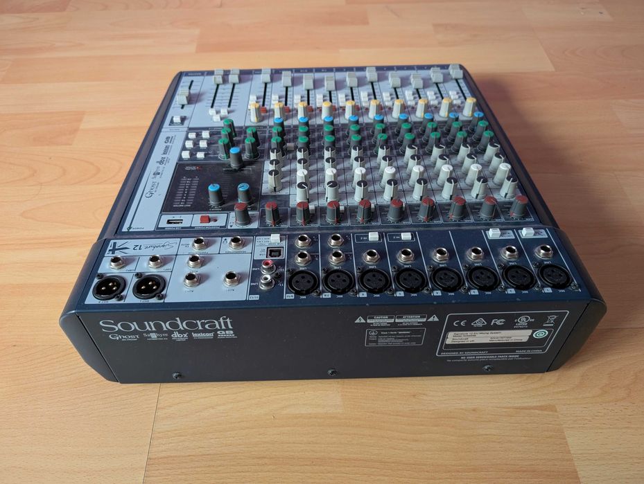 Mixer Analog Soundcraft Signature 12