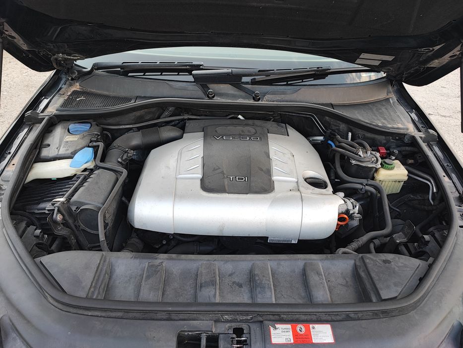 Audi Q7 3.0TDI 233к.с. на части