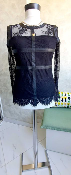 Дантелена блуза, с кожени акценти за официални поводи