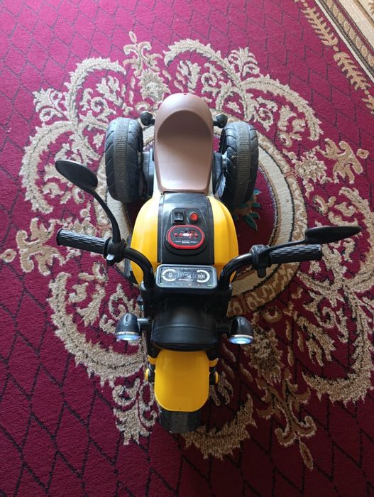 Detskiy motatsikl sotiladi 
Aybi yoq. Tekshir