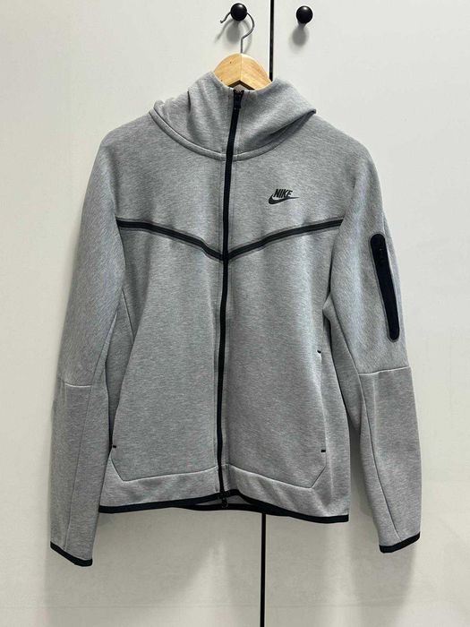 Hanorac Nike Tech Fleece gri M – original, aproape nou