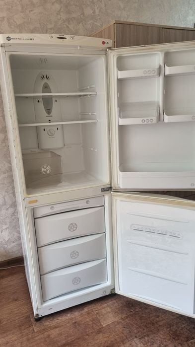 Продам холодильник