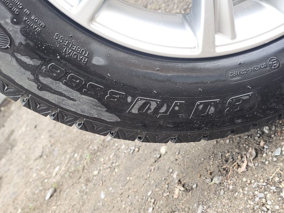 Зимние шины 215/60/r16 на дисках б/у