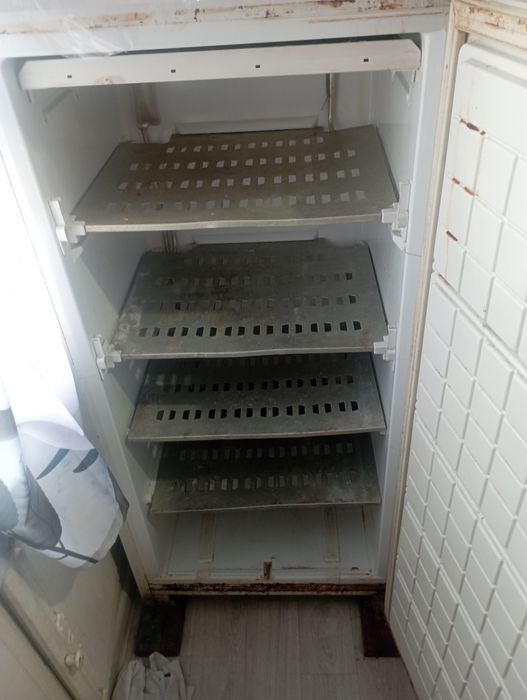 Продам морозильную камеру