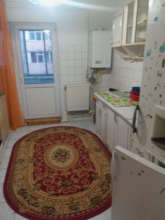 Inchiriez apartament
