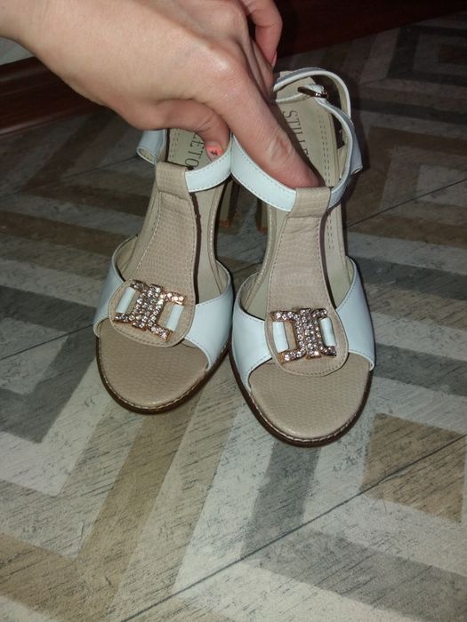 Красивые босоножки