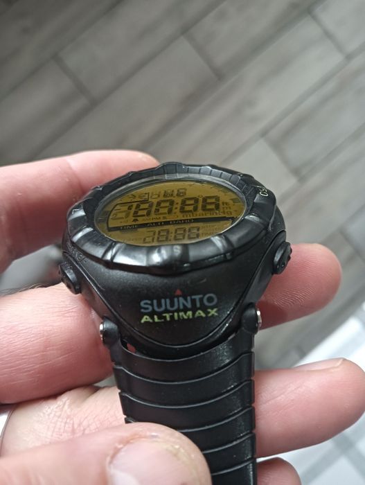 Vând ceasuri casio.