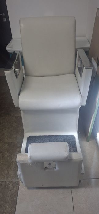Продам педикюрное кресло