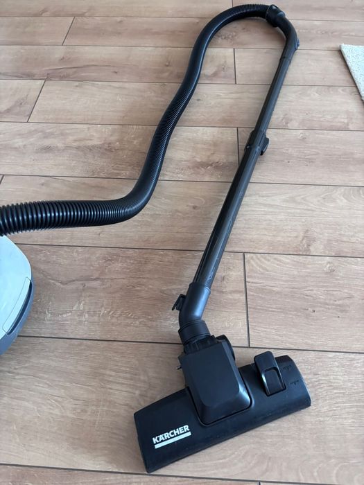 Продам пылесос Kärcher VC 2