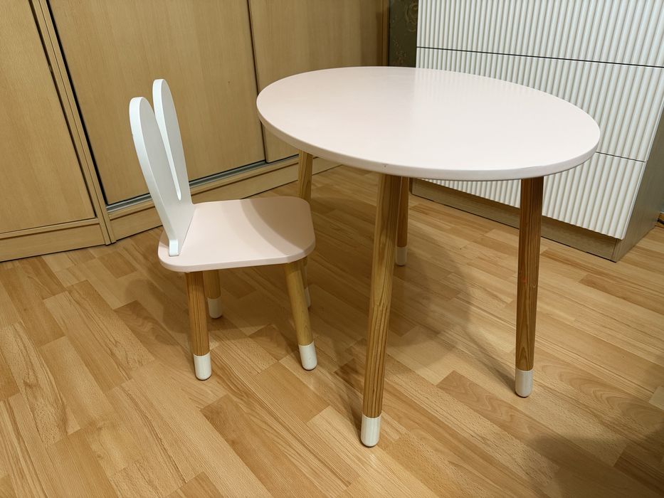 Продам детский стол и стул