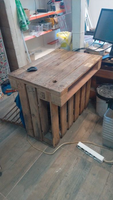 Дървени щанд маси