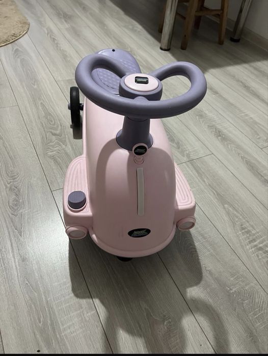Scuter electric muzical