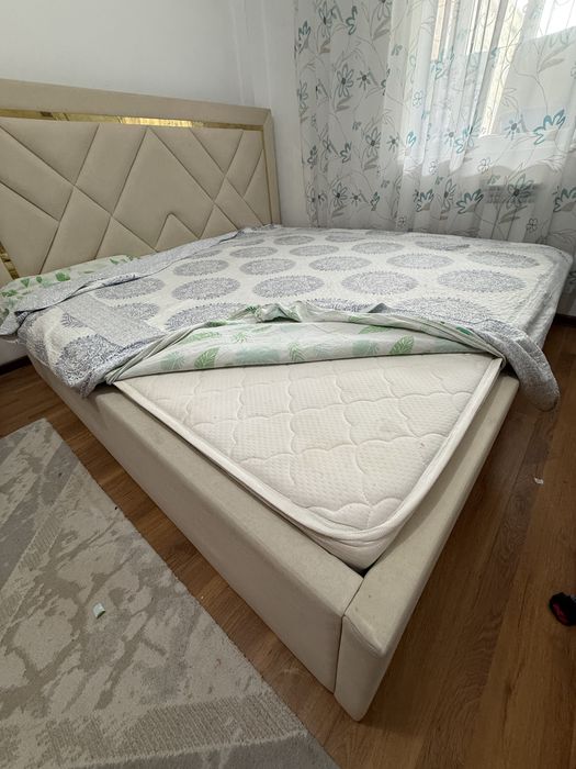 Спальный кровать