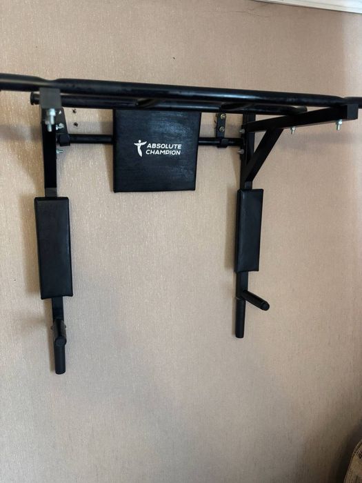 Турник настенный