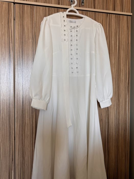 Продается белая платье