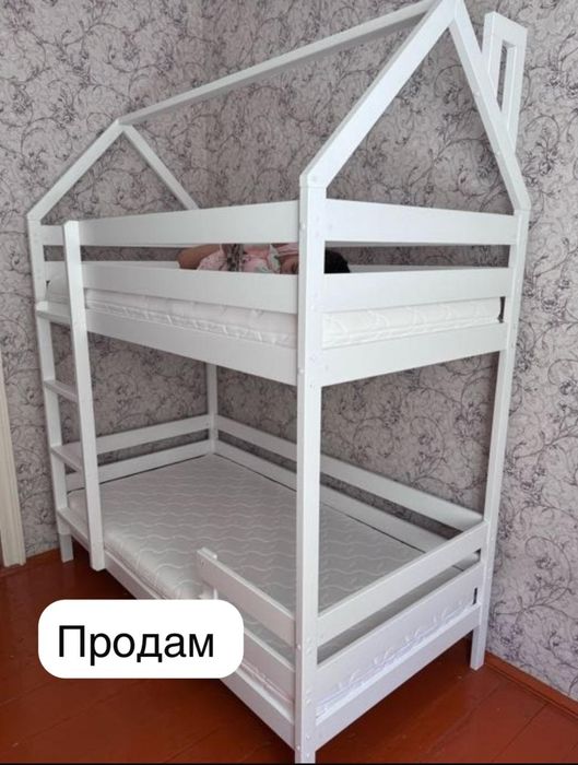 Продам двухъярусную кровать