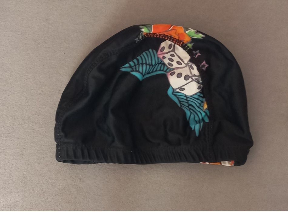Купальник, шапка продам
