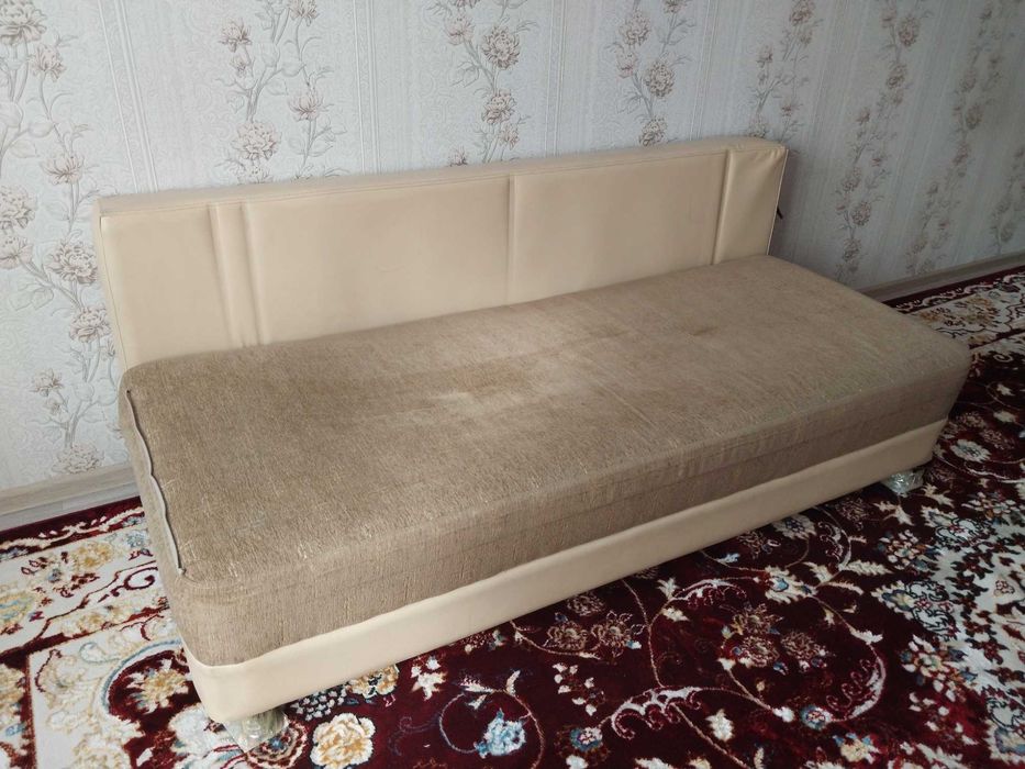 Продам   Диван      Тахта