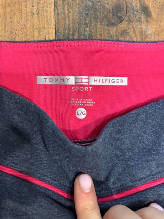 Клин,tommy hilfiger