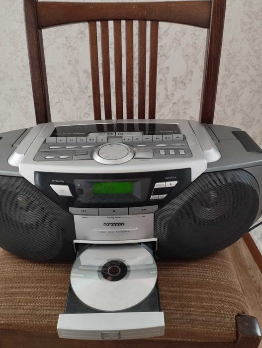 Радио магнитофон "SAMSUNG"