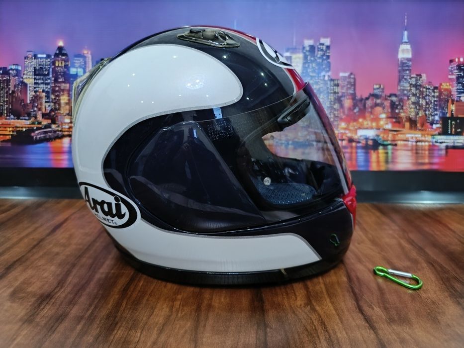 Мото шлем от Японского бренда ARAI Quantum