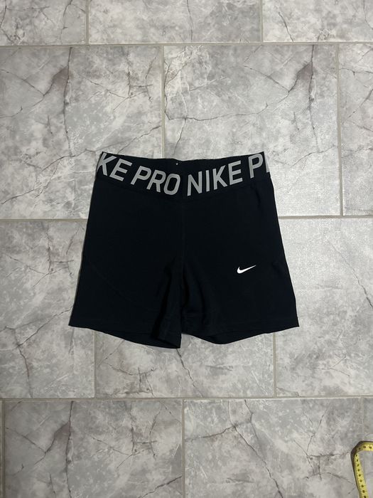 Дамски клин Nike pro