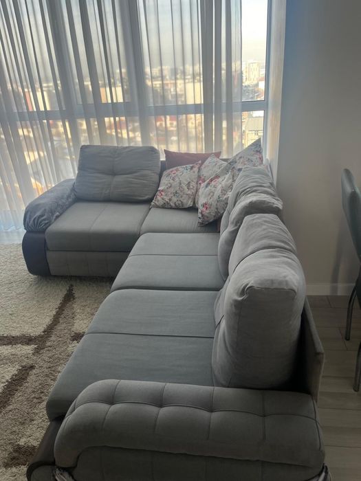 Диван с подушками б/у