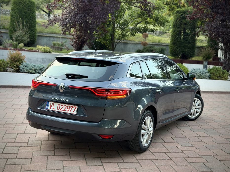 RENAULT Megane 2022 — imagine 3