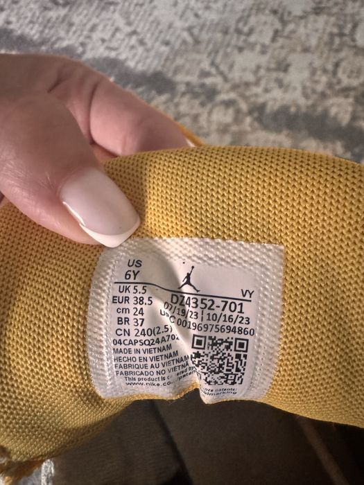 Ghete Jordan nr 38,5