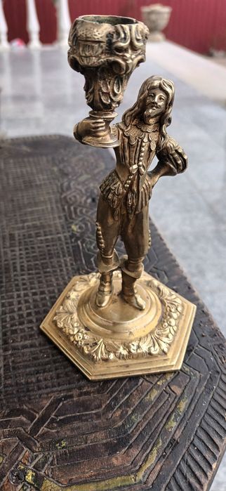 Statuie veche din Bronz