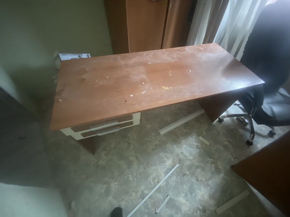 Шкаф деревянный