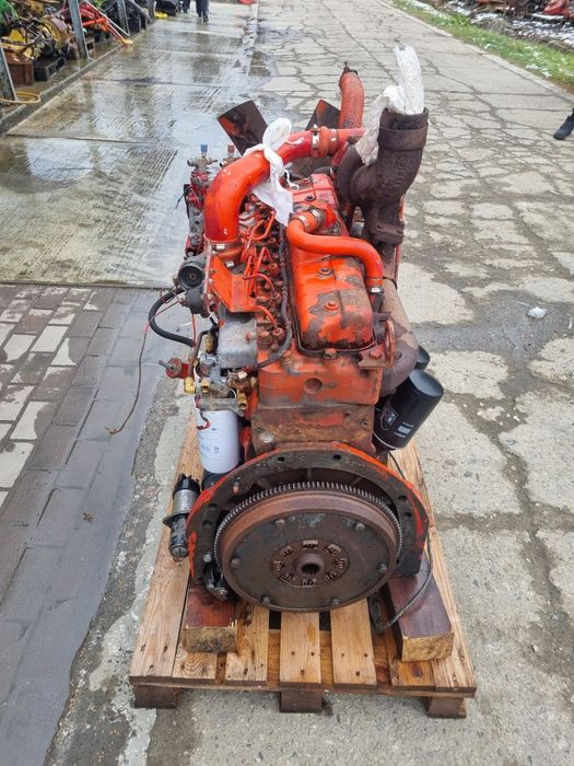 Motor combina CASE IH Navistar DT437 — poza 6