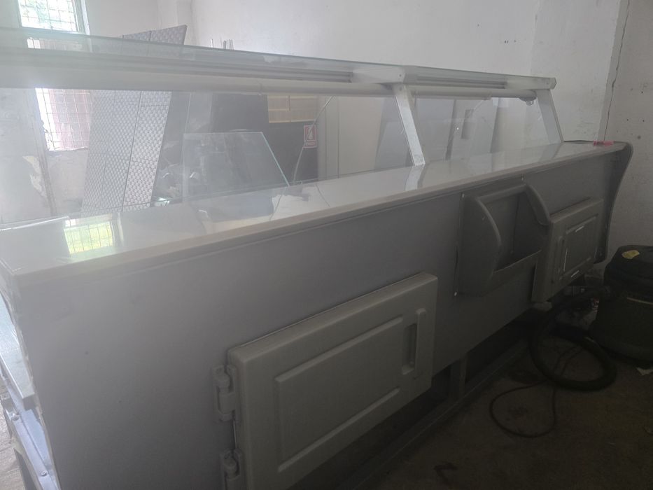 Vitrina frigorifica mezeluri