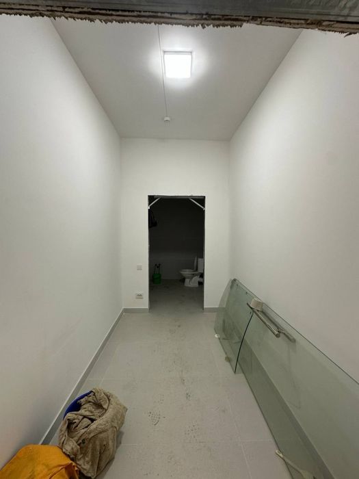 Продаётся нежилое помещения выгодная инвестиция 1 линия вдоль дороги