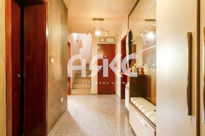 Обзаведен мезонет в кв. Манастирски ливади