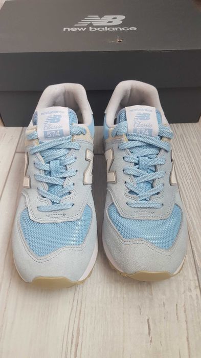 Сини велурени маратонки New Balance 574 Classic за момиче с р-р EUR38