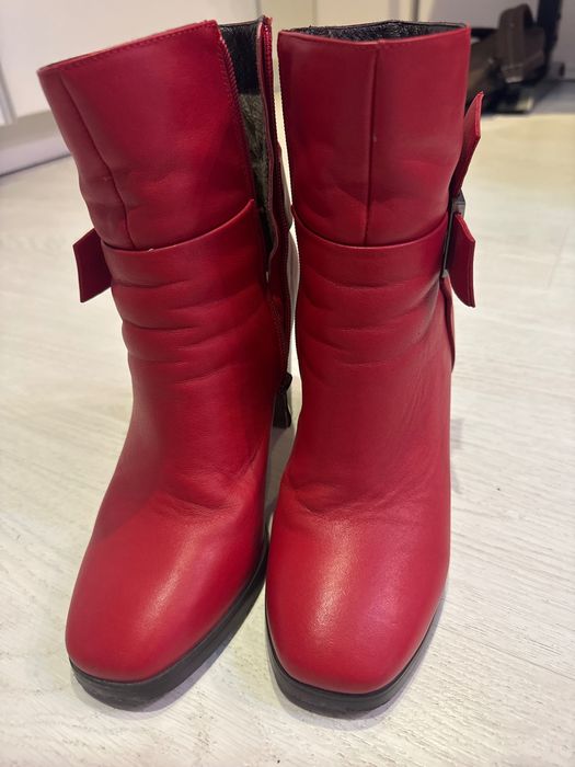 Червени ботуши естествена кожа