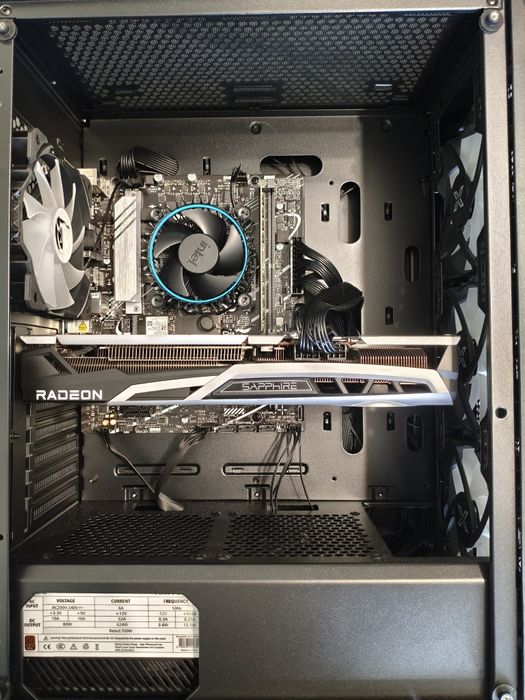 Продавам компютър