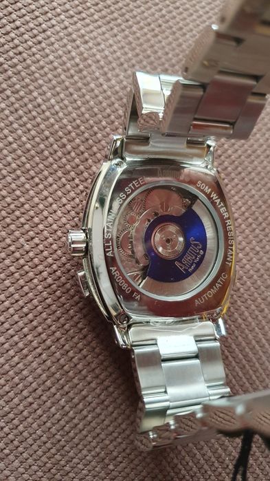 Часовник ARBUTUS