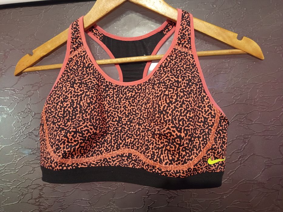 Бюстиета nike и adidas