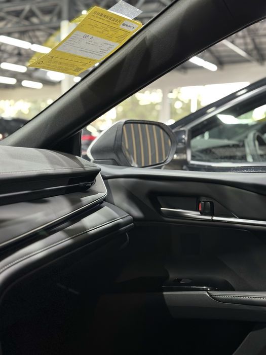 Toyota Camry 80 (Hybrid)