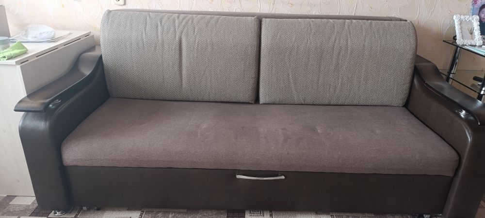 Продам диван в хорошем состоянии